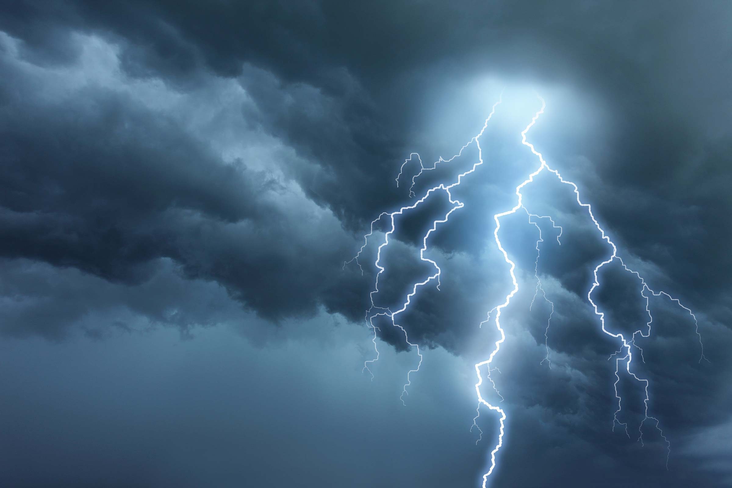 Weird Facts About Lightning Strikes | Reader's Digest