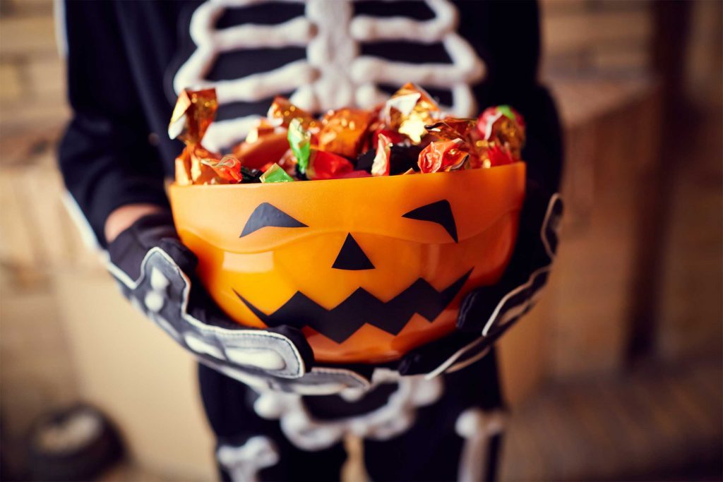 halloween-candy-facts-you-never-knew-reader-s-digest