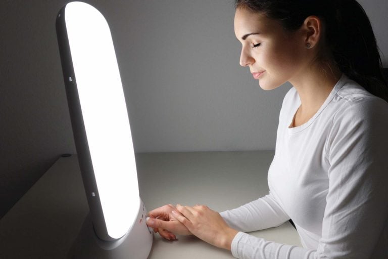 How Light Box Therapy Treats Seasonal Depression Reader’s Digest