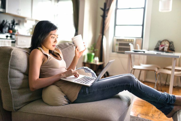 Netflix Cheating: Can It Ruin Relationships? | Reader’s Digest