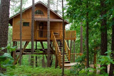 Tree House Hotel 9 Awesome Tree Houses You Can Rent Reader S Digest