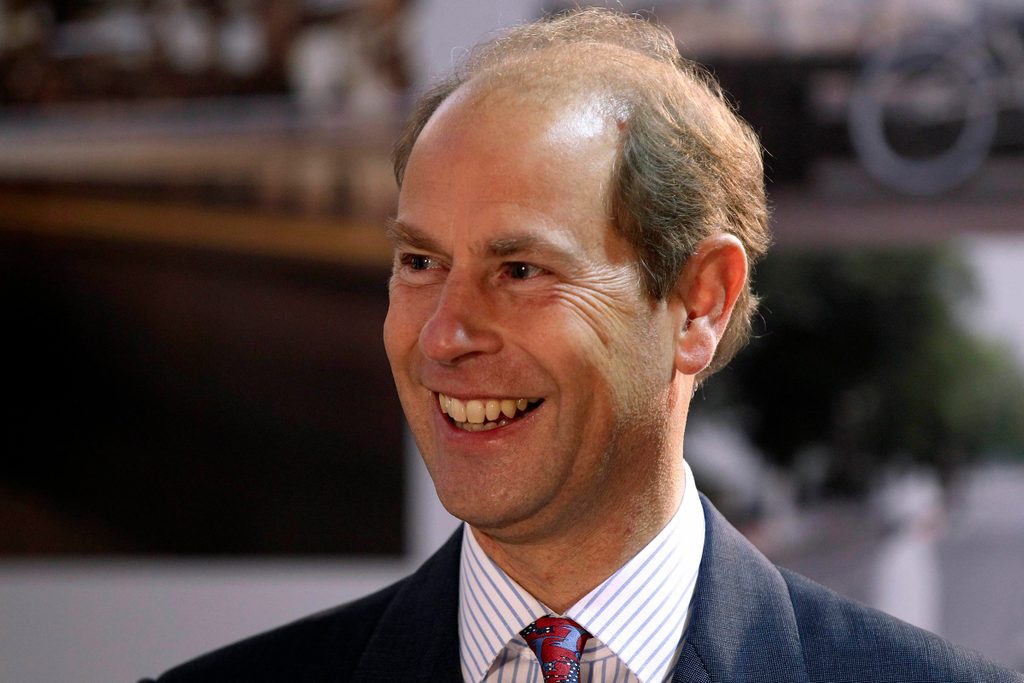 tiaras-and-crowns-a-look-at-the-headpieces-of-the-british-royalty