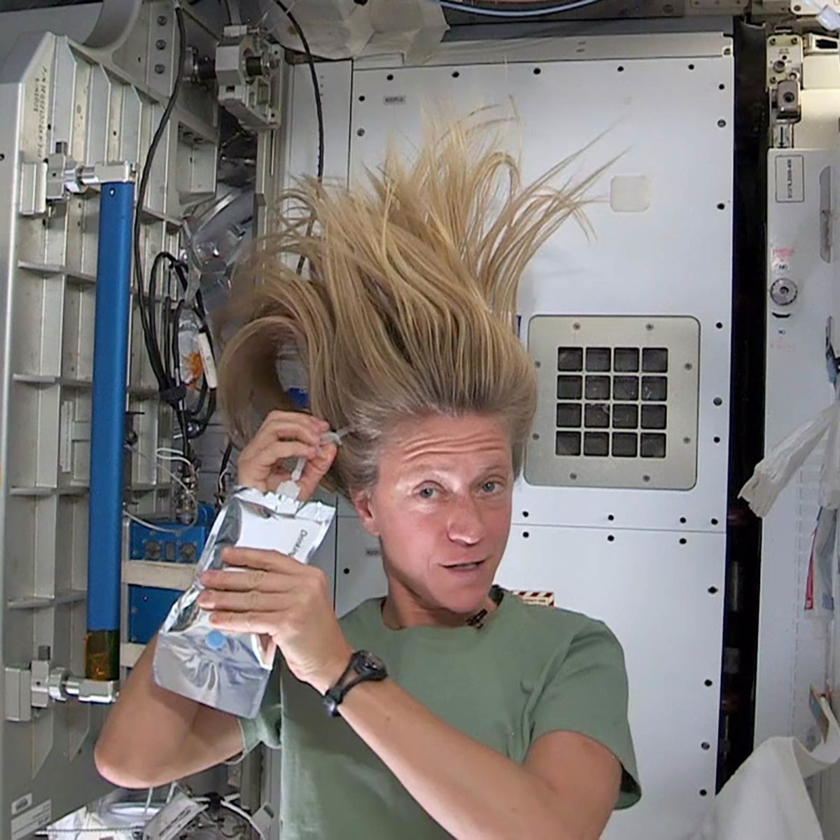 This Is How Astronauts Wash Their Hair In Space Reader S Digest