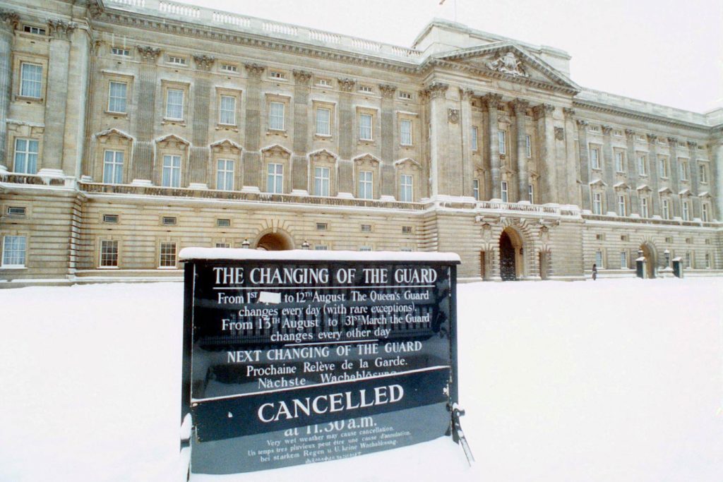 Buckingham Palace 12 Rare And Breathtaking Photos