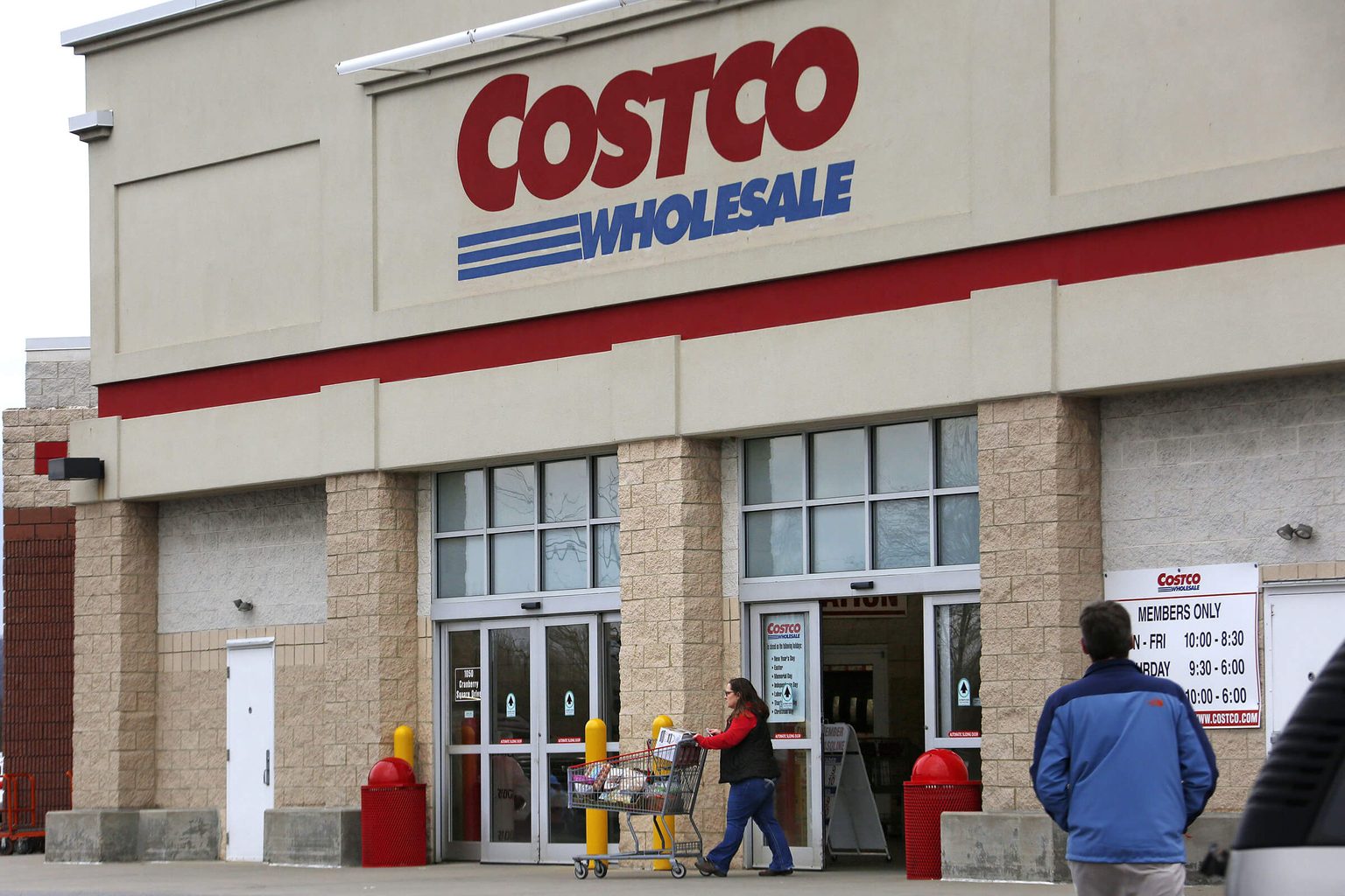 6 Things to Know About Costco's Rotisserie Chicken | Reader's Digest