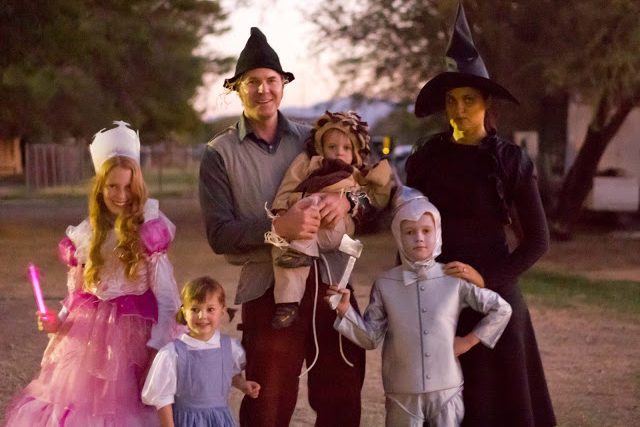 34 Best Family Halloween Costumes 2021 — Matching Family Halloween Costumes