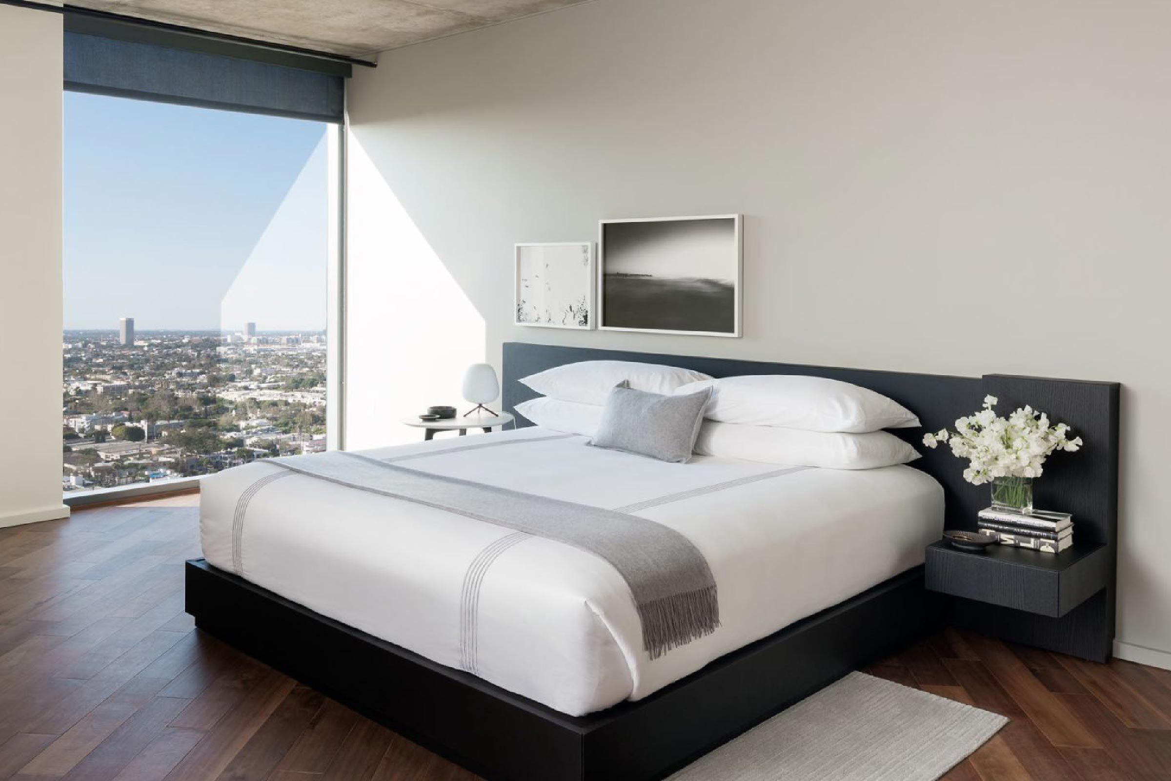hotel bed mattress size
