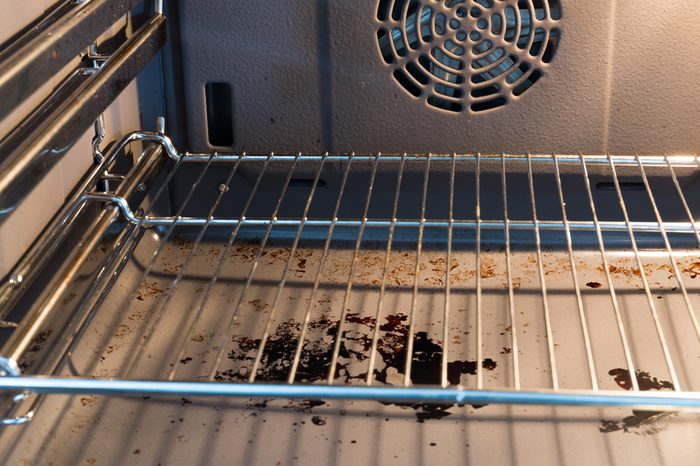 Things You Should Never Do to Your Oven