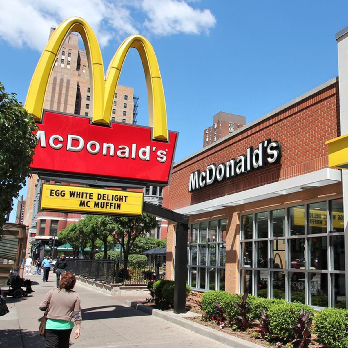 McDonald's Opens New Apple Store Restaurant
