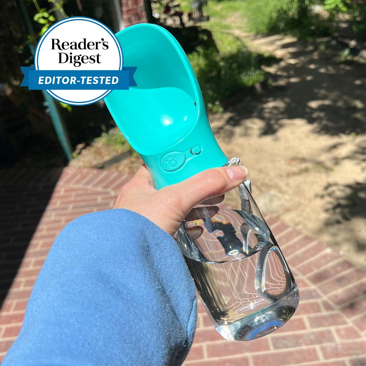 Lesotc Dog Water Bottle portable pet bowl keeps your pup hydrated on the go  » Gadget Flow