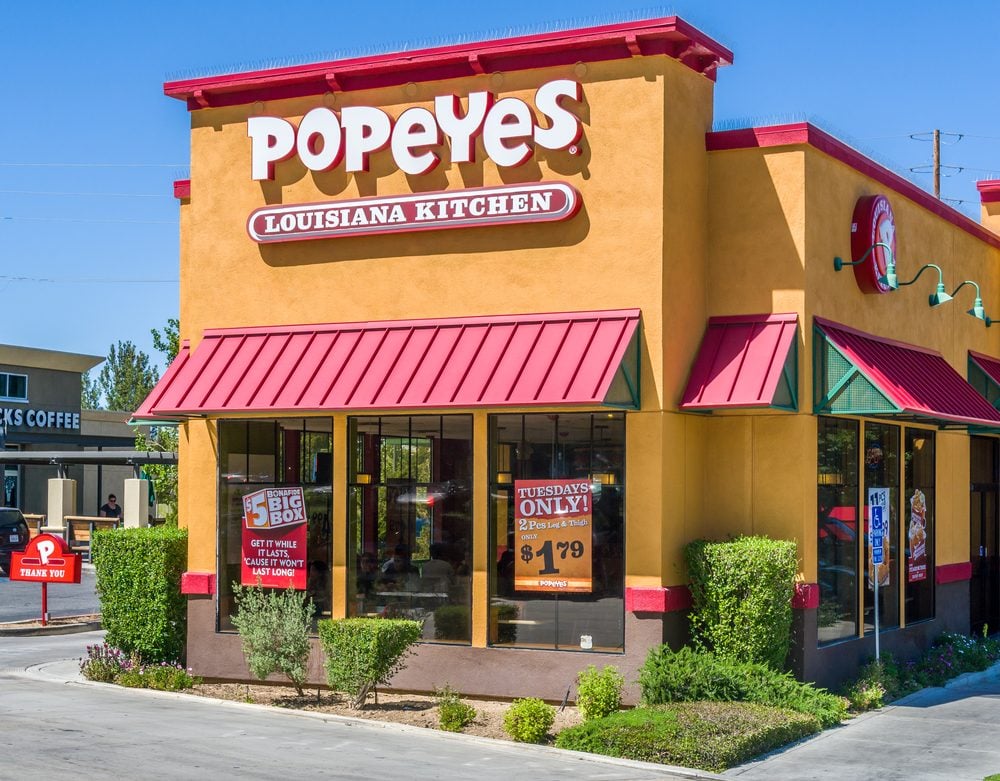 Palmdale Ca Usa April 23 2016 Popeyes Louisiana Kitchen Exterior Popeyes Louisiana Kitchen Is An American Chain Of Fried Chicken Fast Food Restaurants 