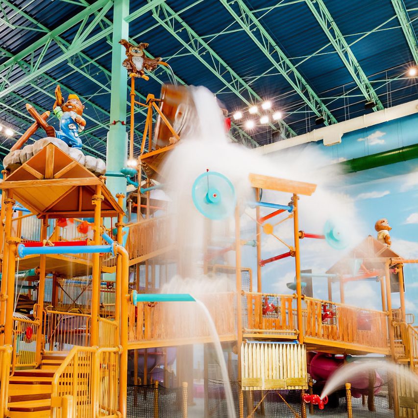 The Largest Indoor Water Park In North America Is Near NYC