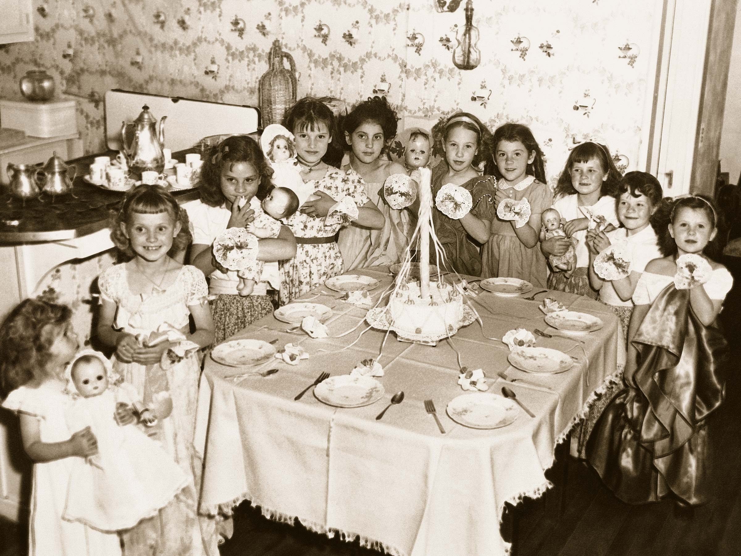 Vintage Photos Of Birthday Parties Through The Decades Readers Digest