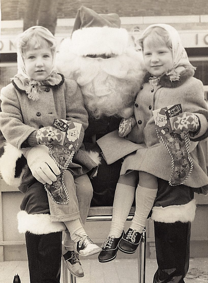 Adorable Vintage Photos of Kids Meeting Santa | Reader's Digest