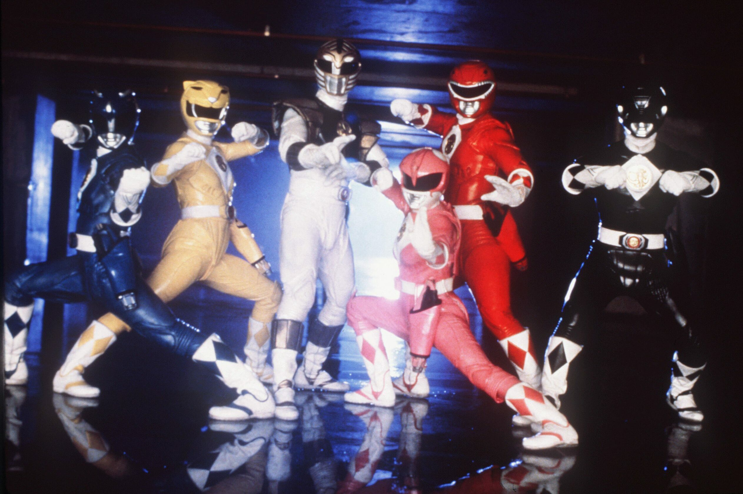 Editorial use only. No book cover usage. Mandatory Credit: Photo by Mark Vignes/Saban/Toei/Kobal/Shutterstock (5872710a) Mighty Morphin Power Rangers The Movie (1995) Mighty Morphin Power Rangers The Movie - 1995 Director: Bryan Spicer Saban/Toei USA Film Portrait Family