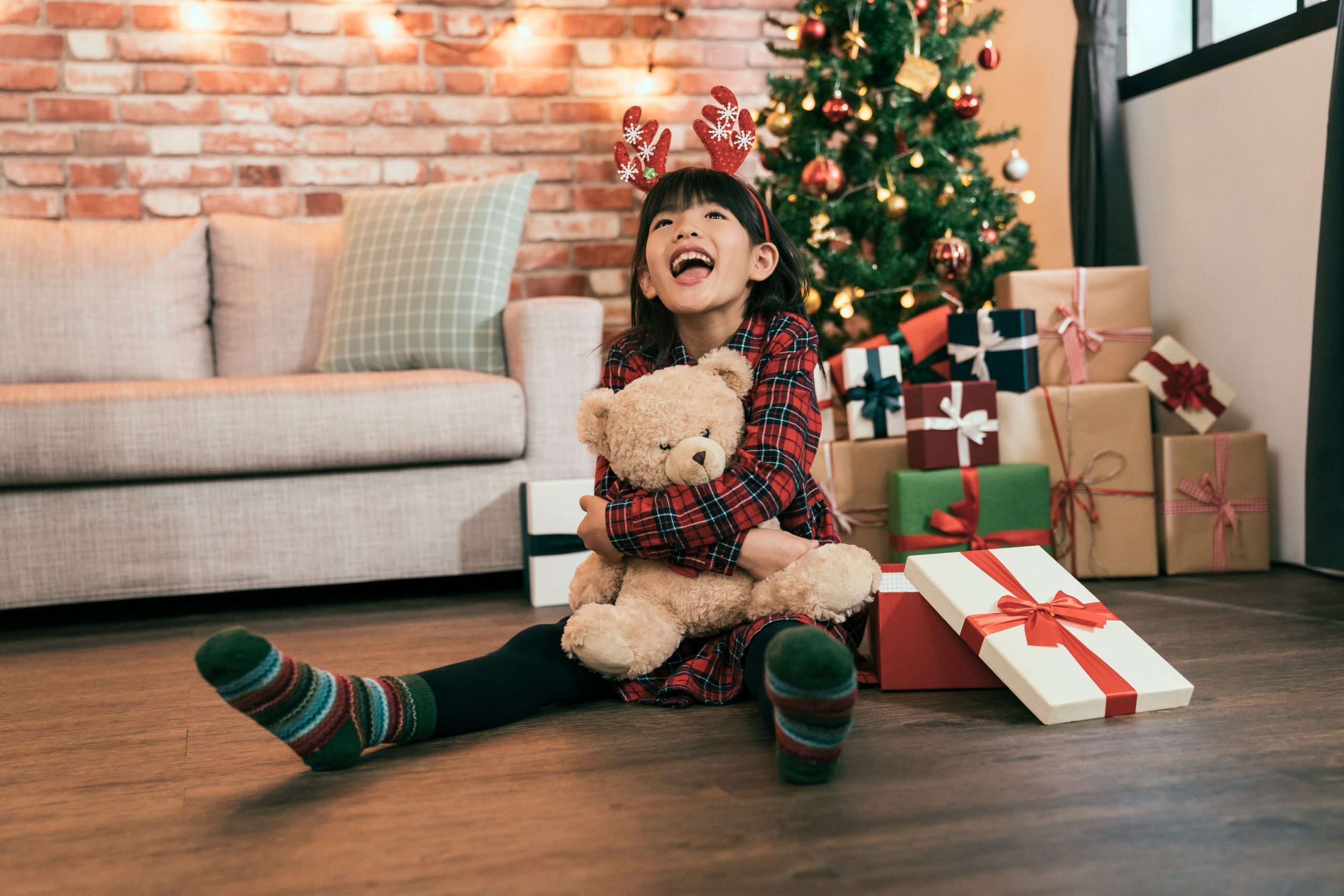 best time to buy christmas toys