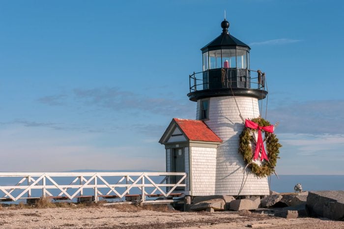 Best Small Towns For Christmas Lights Reader S Digest - the plaza light house roblox