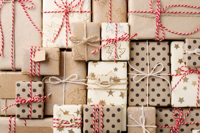 can you pack wrapped gifts in luggage