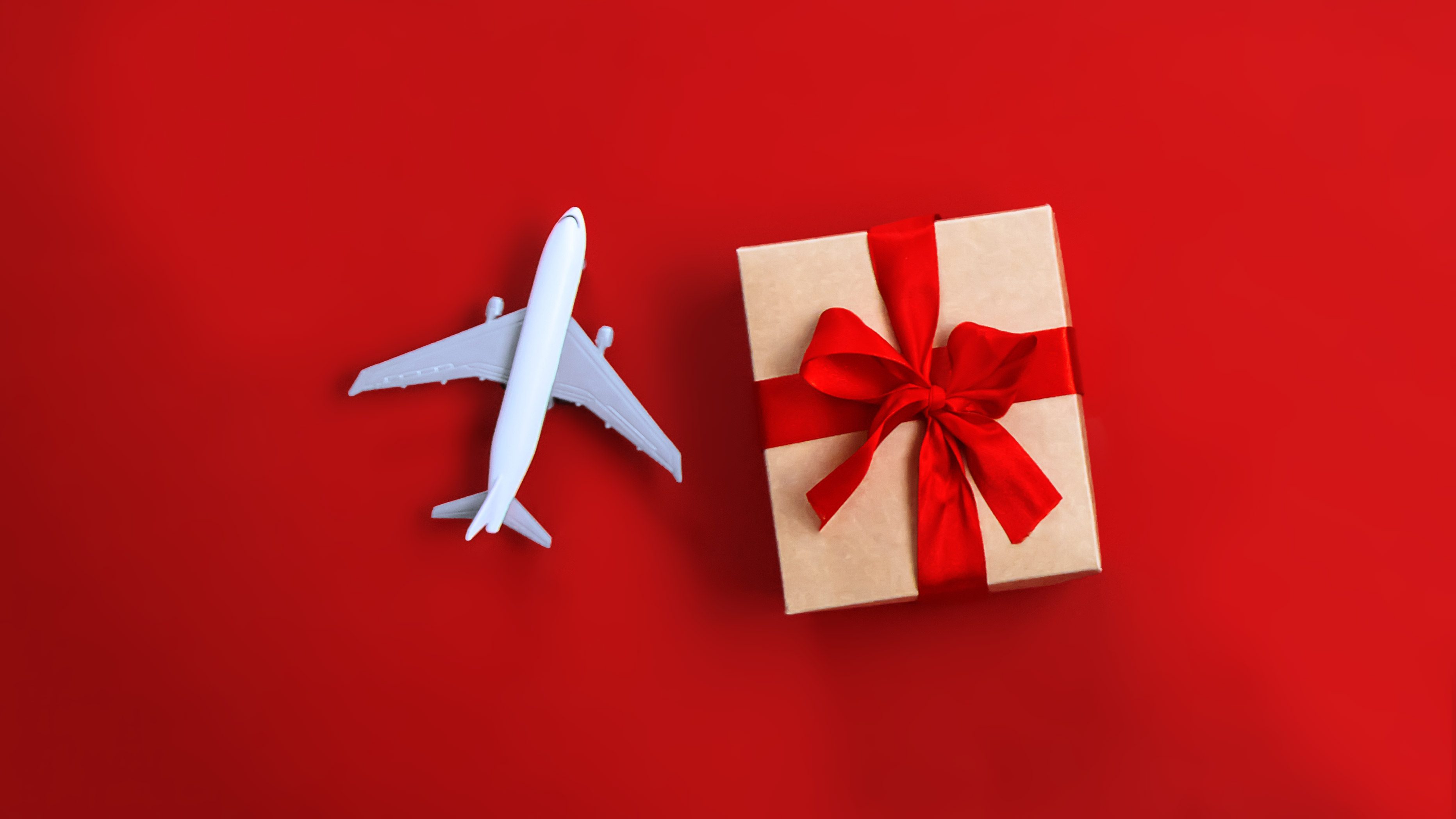 Here's What You're Allowed to Gift Flight Attendants | Reader's Digest