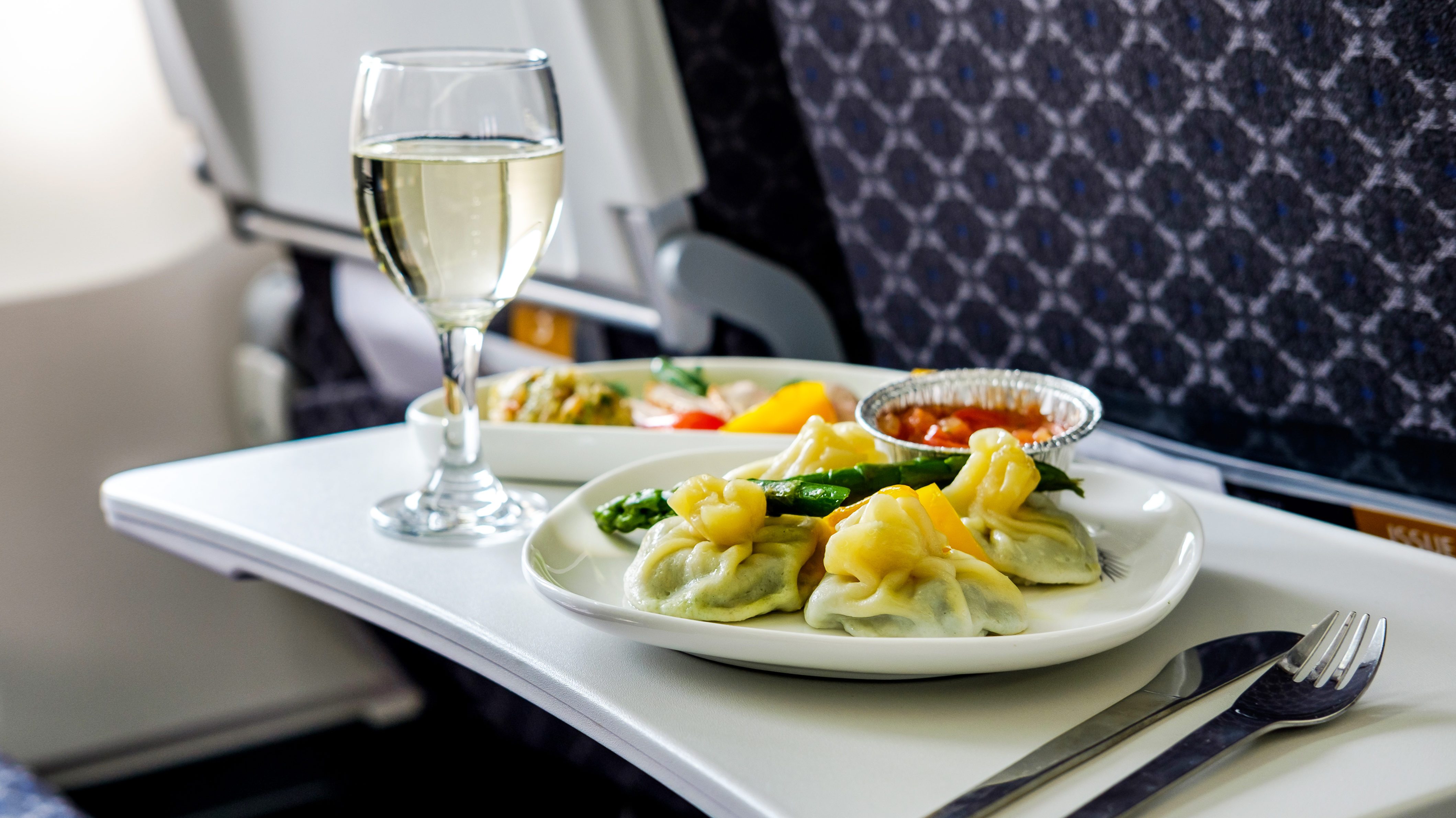 What Happens to Uneaten Plane Food After Landing | Reader's Digest