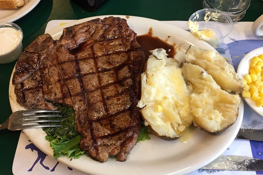 Try the seasoning salt on your burgers - Picture of Steak 'n Shake, Reno -  Tripadvisor