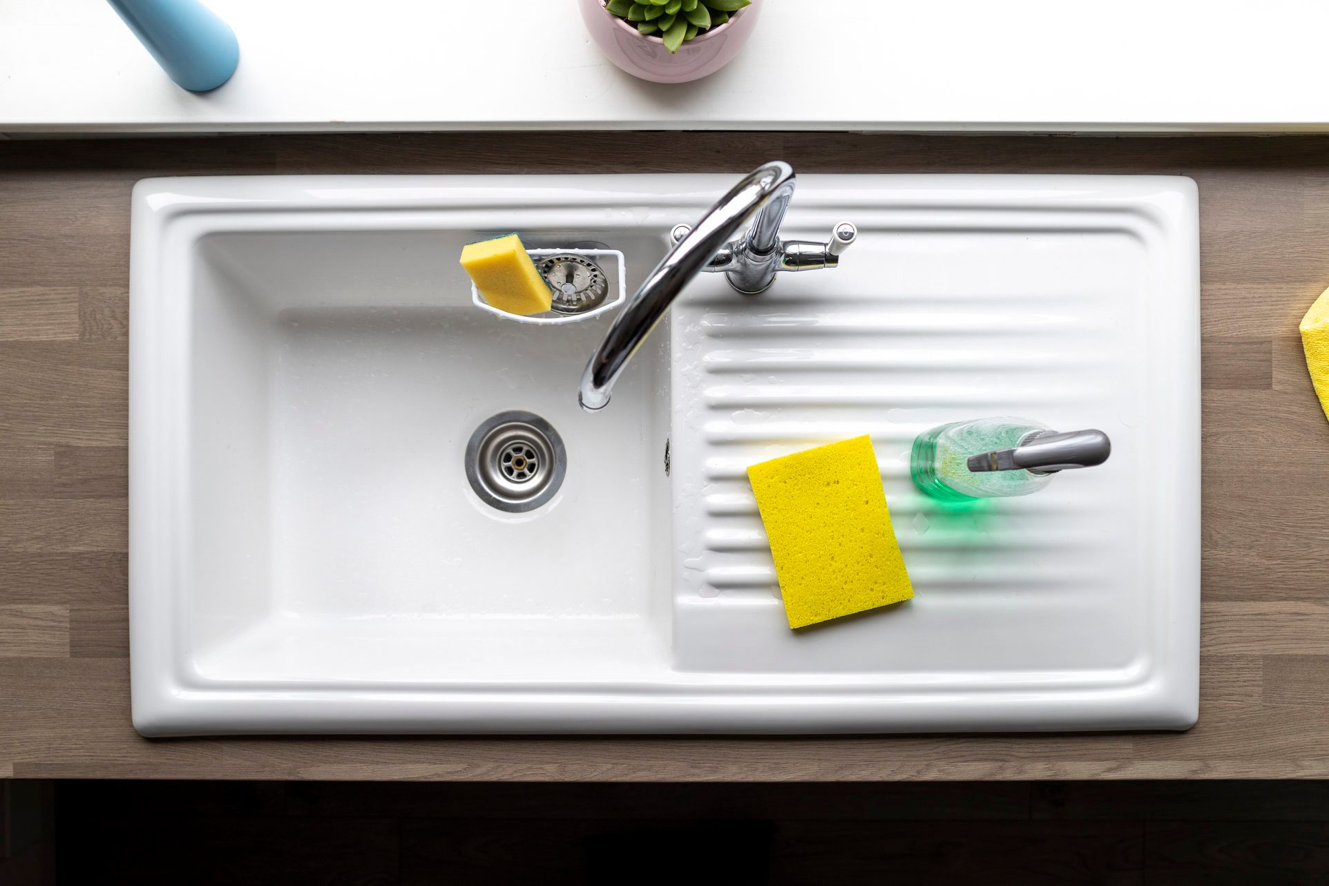 how to clean a smelly sponge