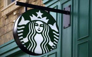 How to Order at Starbucks Like a Regular | Reader's Digest