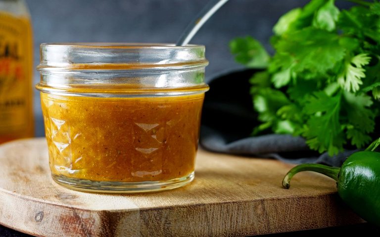 How to Make Copycat Honey Chipotle Vinaigrette | Reader's Digest