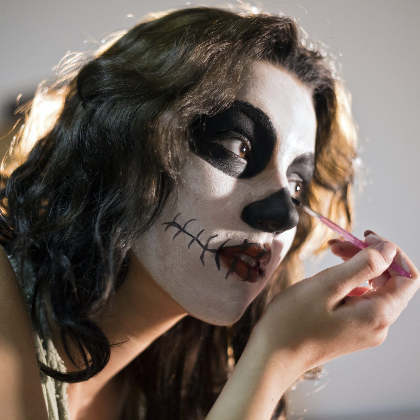easy skeleton makeup for men