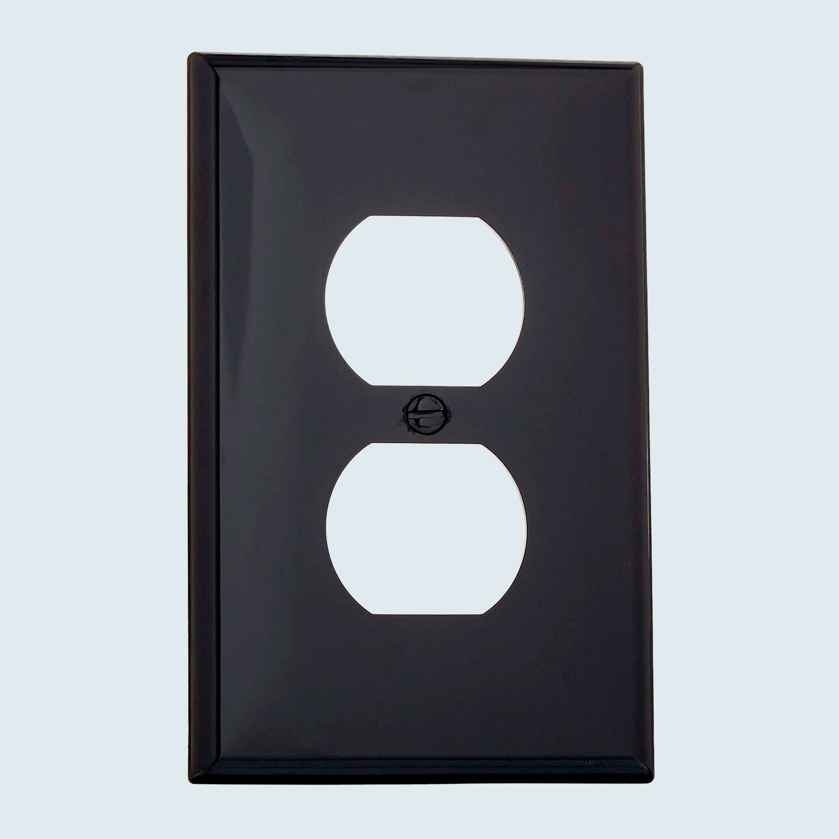 Leviton Duplex Midway Nylon Wallplate