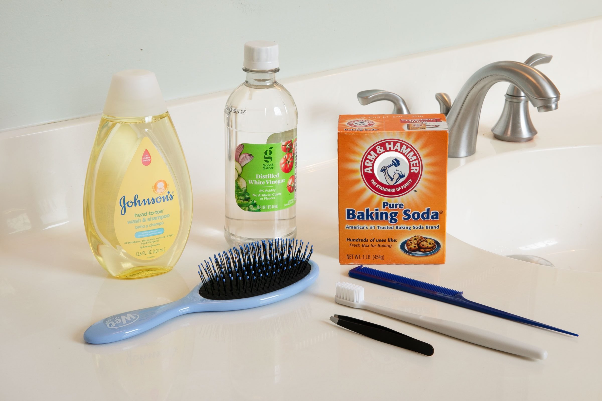 How To Clean and Disinfect a Dish Brush