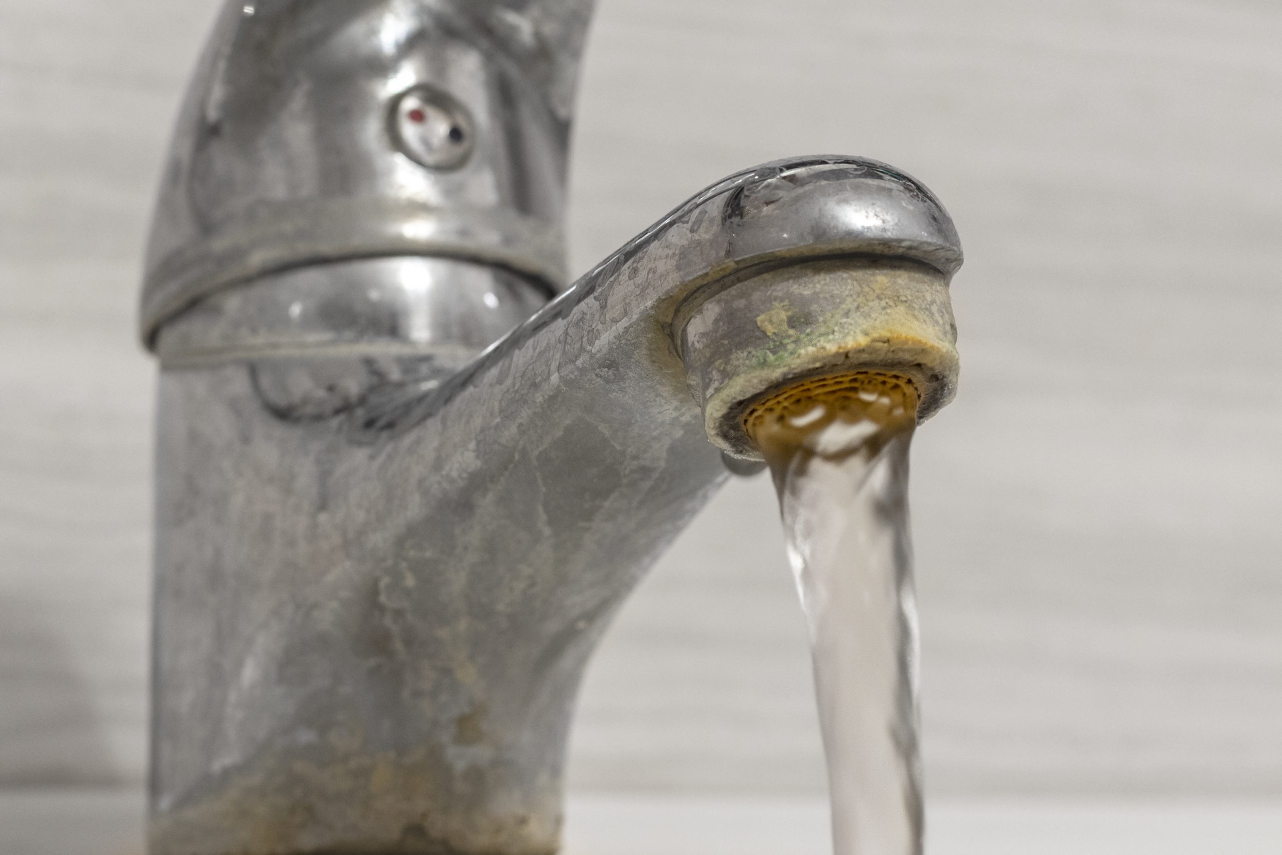 How to Remove Hard Water Stains — What Is Hard Water?