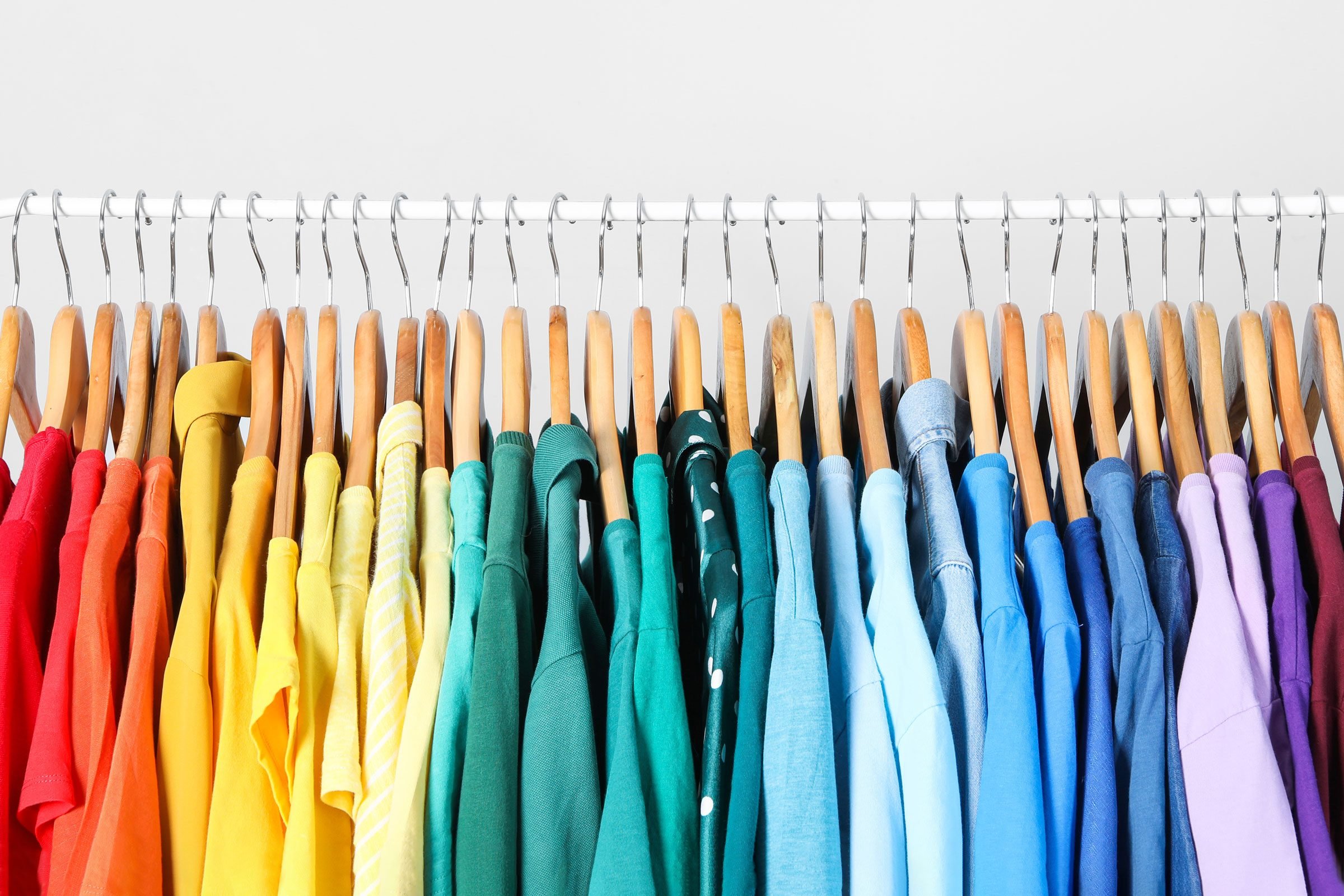 7 Steps to a Color-Coordinated Closet
