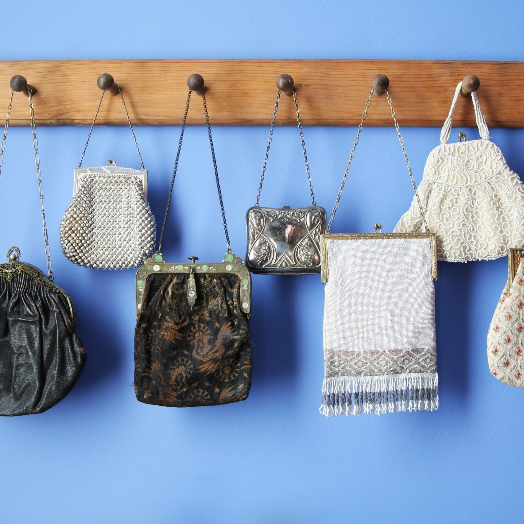 DIY Hanging Purse Organizer  Hanging purses, Organizing purses in closet,  Purse organization