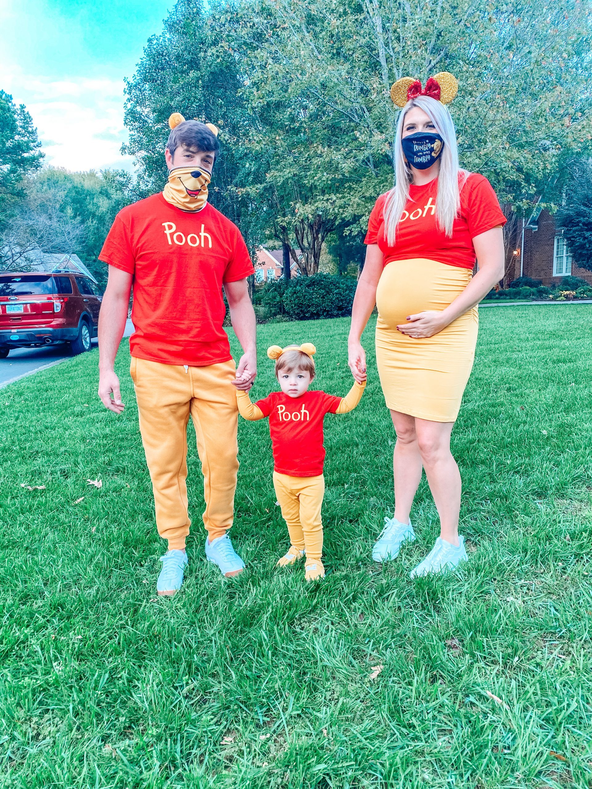 27 Pregnant Halloween Costumes for 2022: Creative Pregnancy Costumes