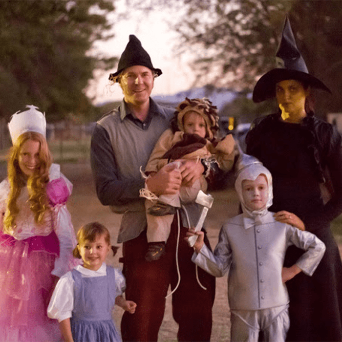 Our Halloween Family Costume 2018: The Wizard of Oz - Chris Loves