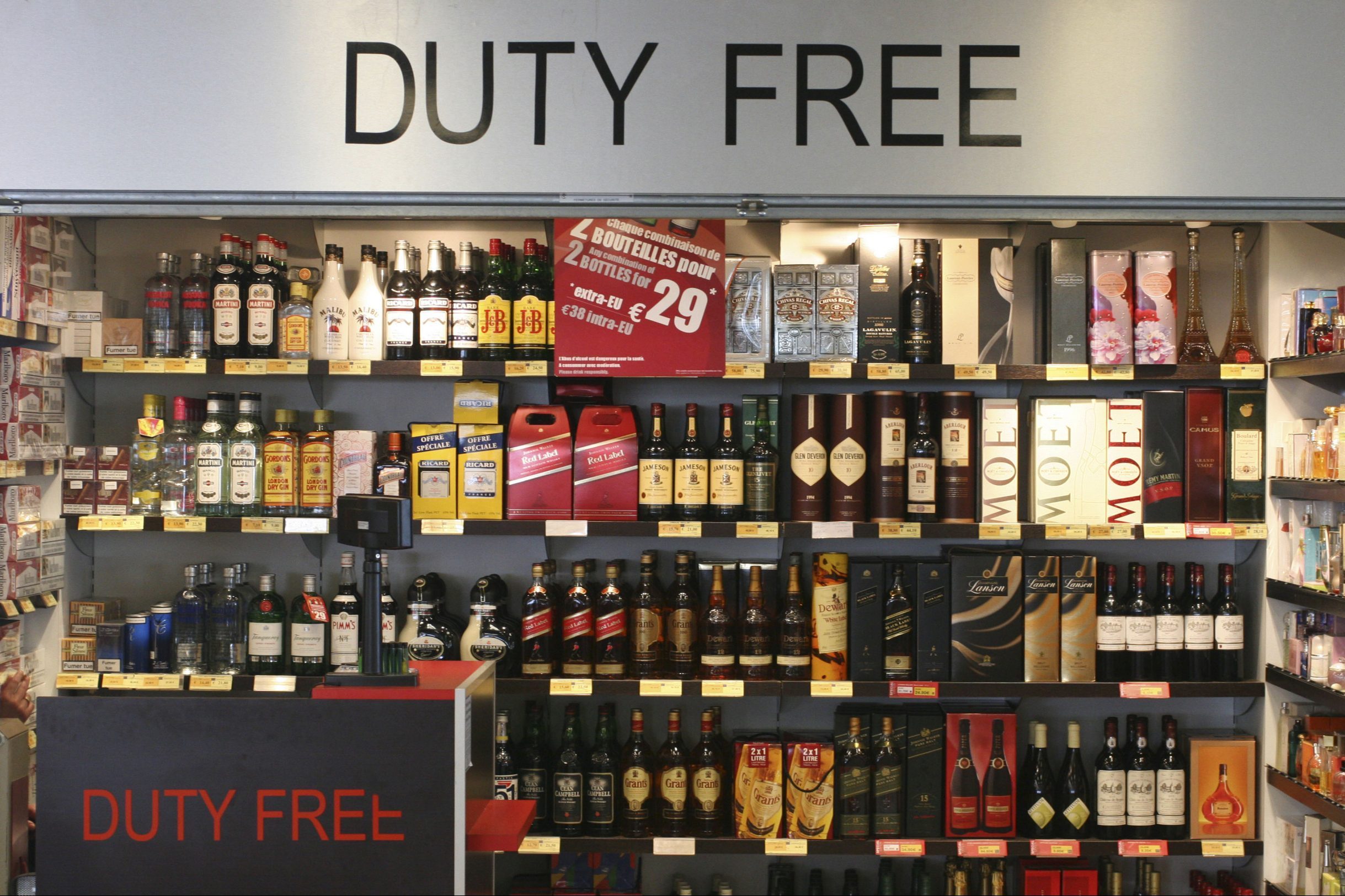 Guide to Buying Alcohol From Duty Free Airport Shopping