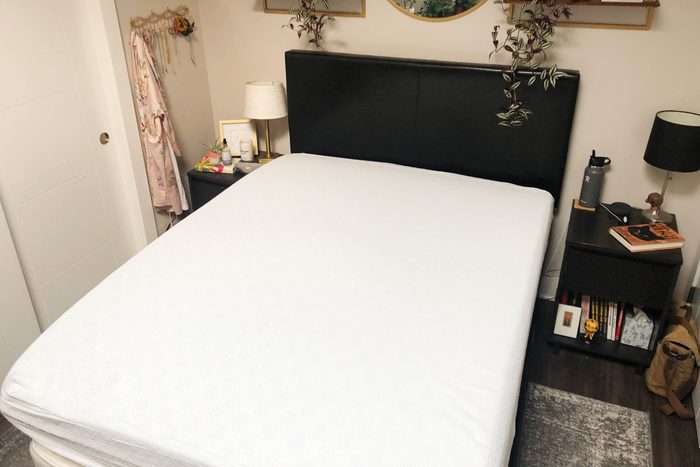 zinus mattress review mold