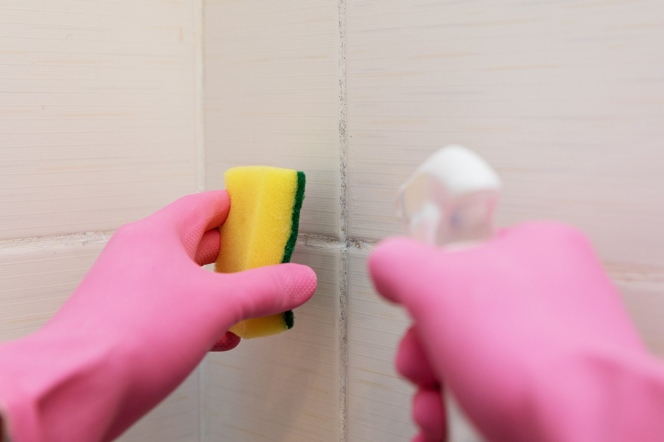 HOW TO CLEAN GROUT THE EASY WAY