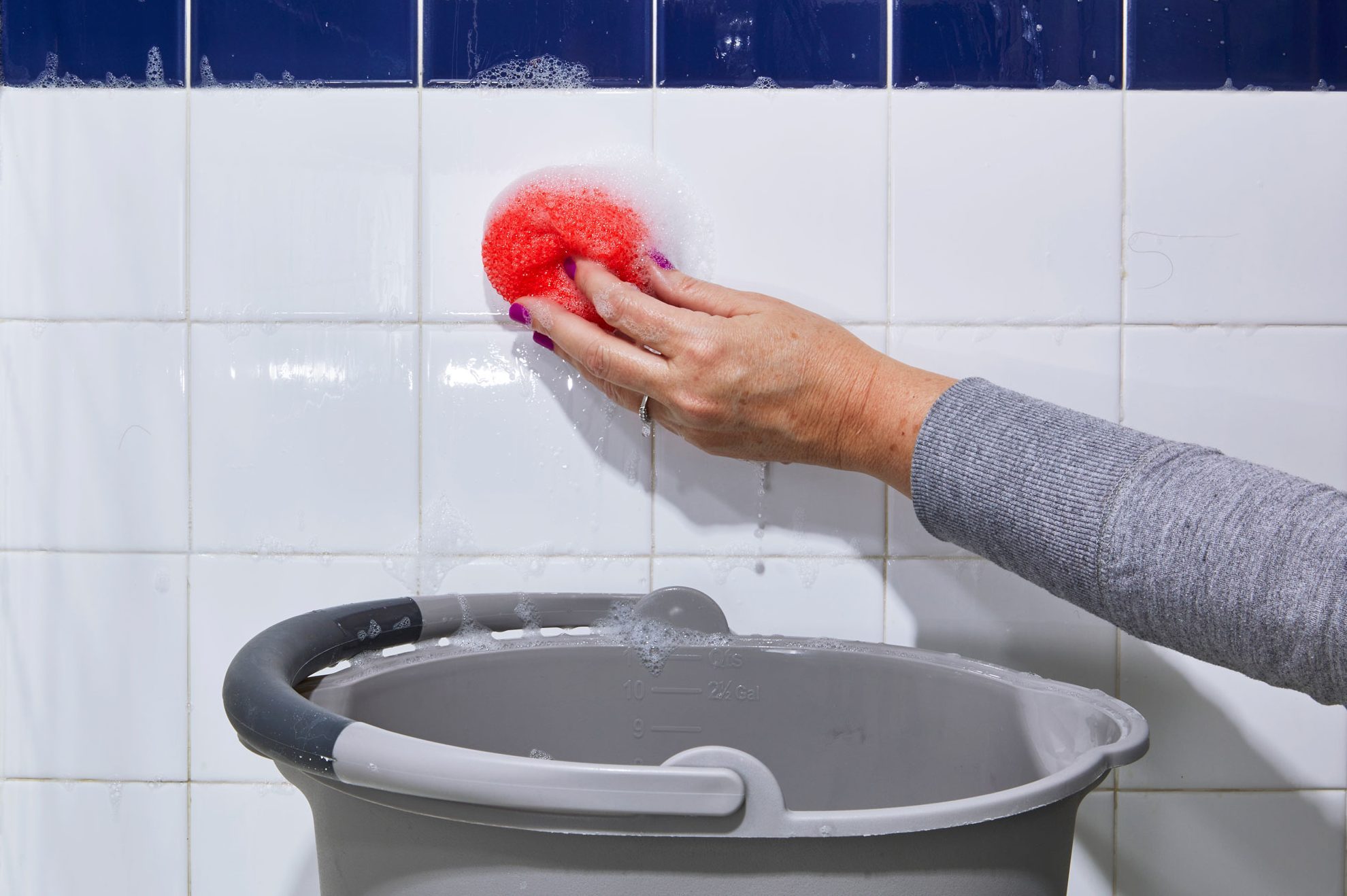 How To Clean Your Shower Walls The Easy Way