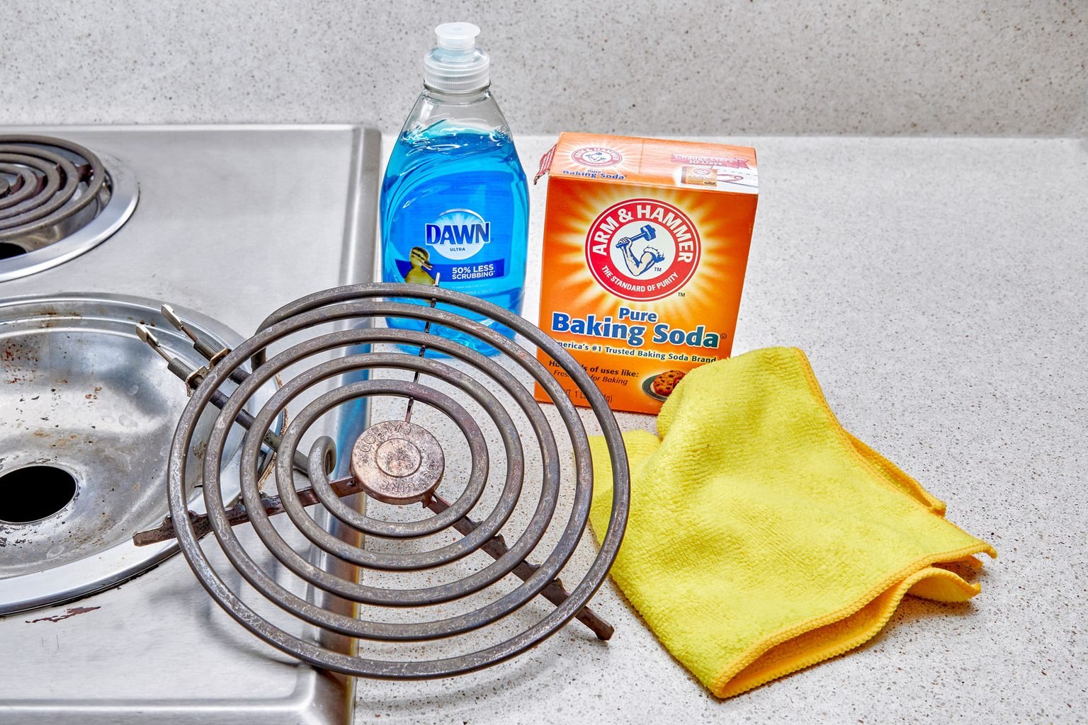 How to Clean an Electric Stovetop in 4 Easy Steps