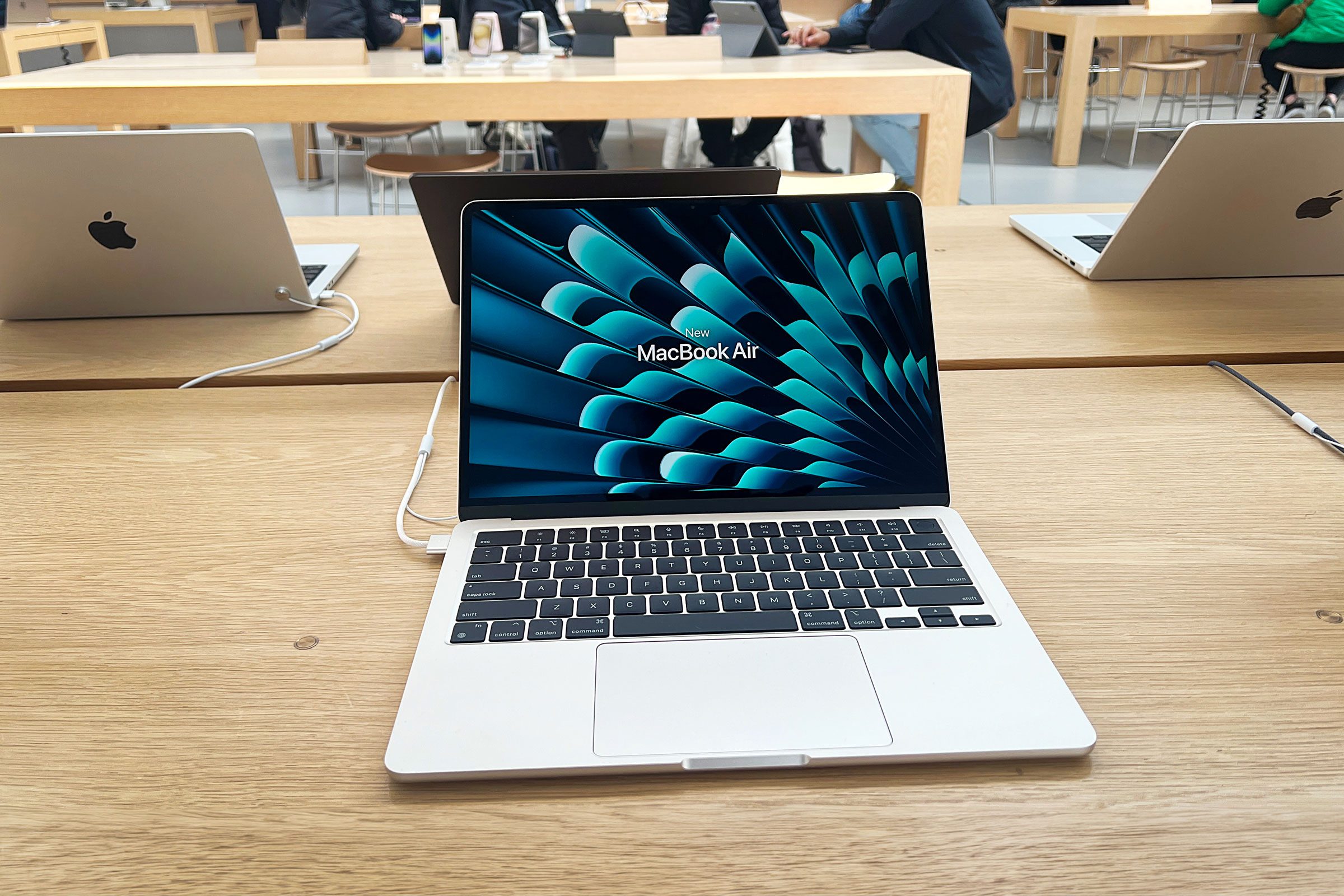 macbook air at apple store