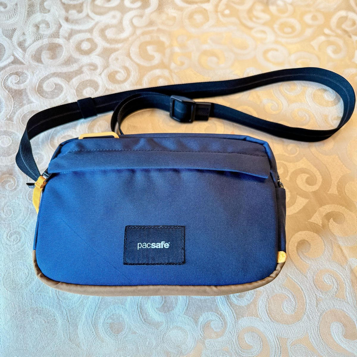 Pacsafe Crossbody