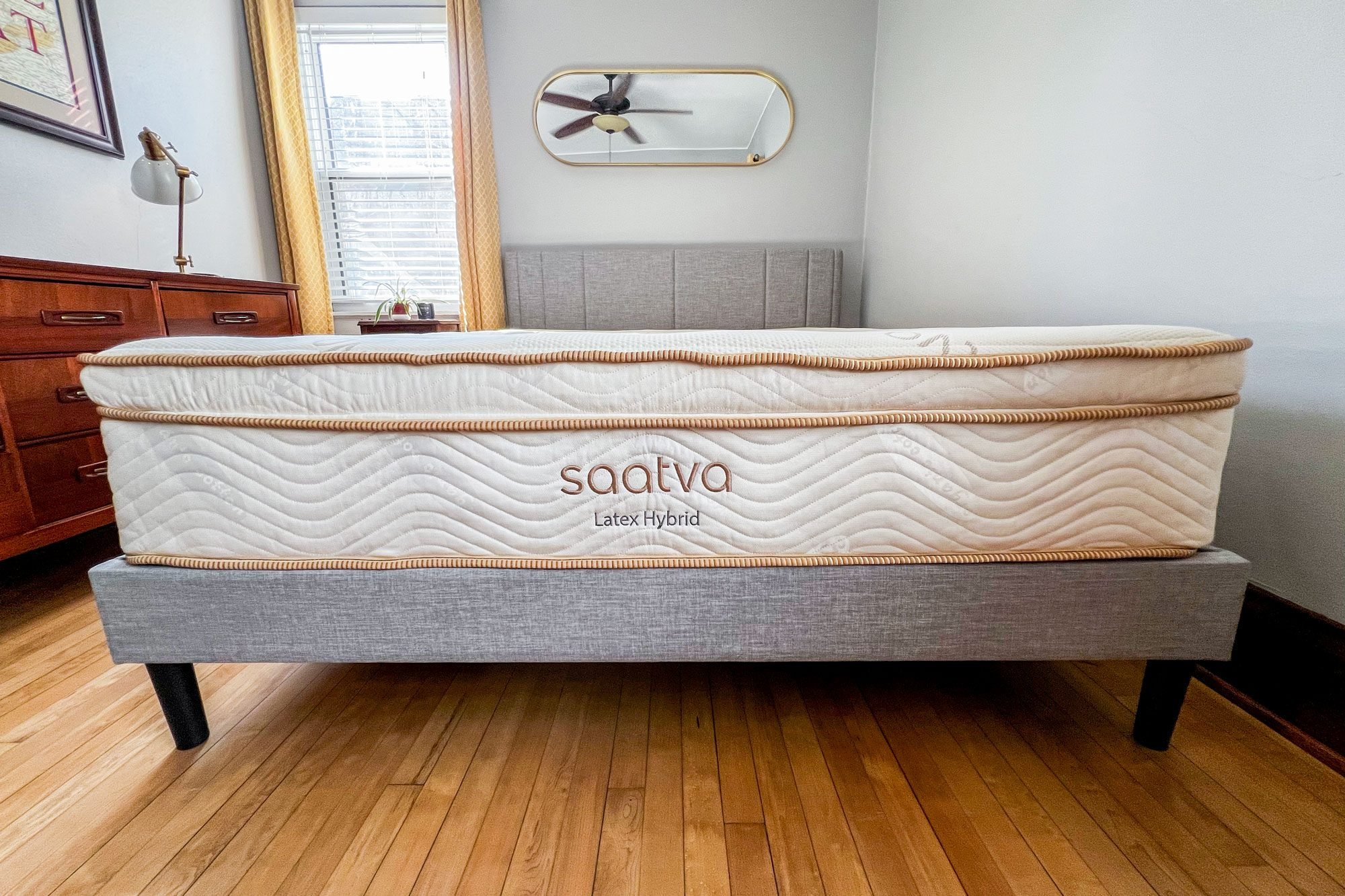 Take It From This Hot Sleeper—the Saatva Latex Hybrid Mattress Actually Lets You Sleep Cool