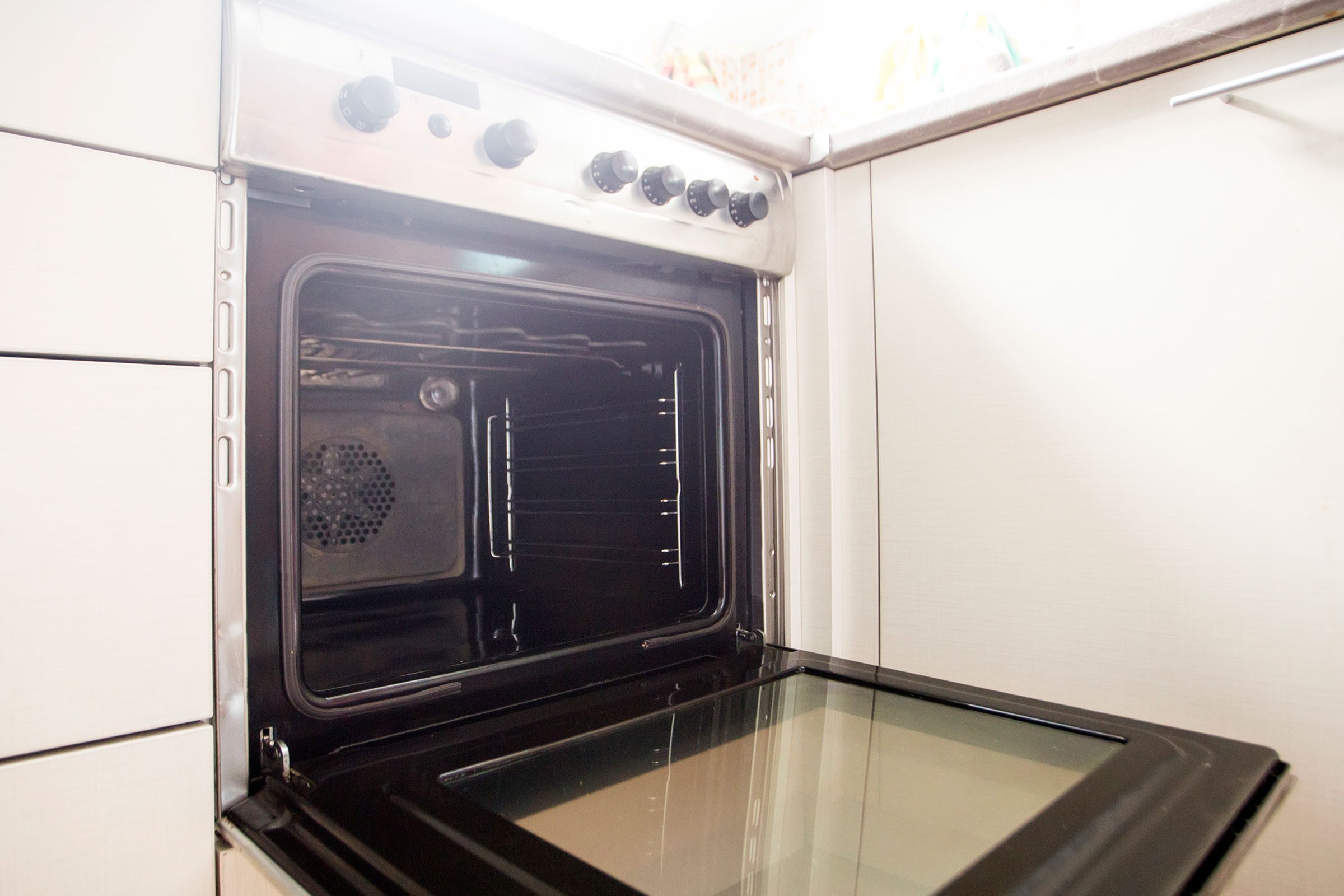 SelfCleaning Ovens What to Know Before Using Yours Reader's Digest