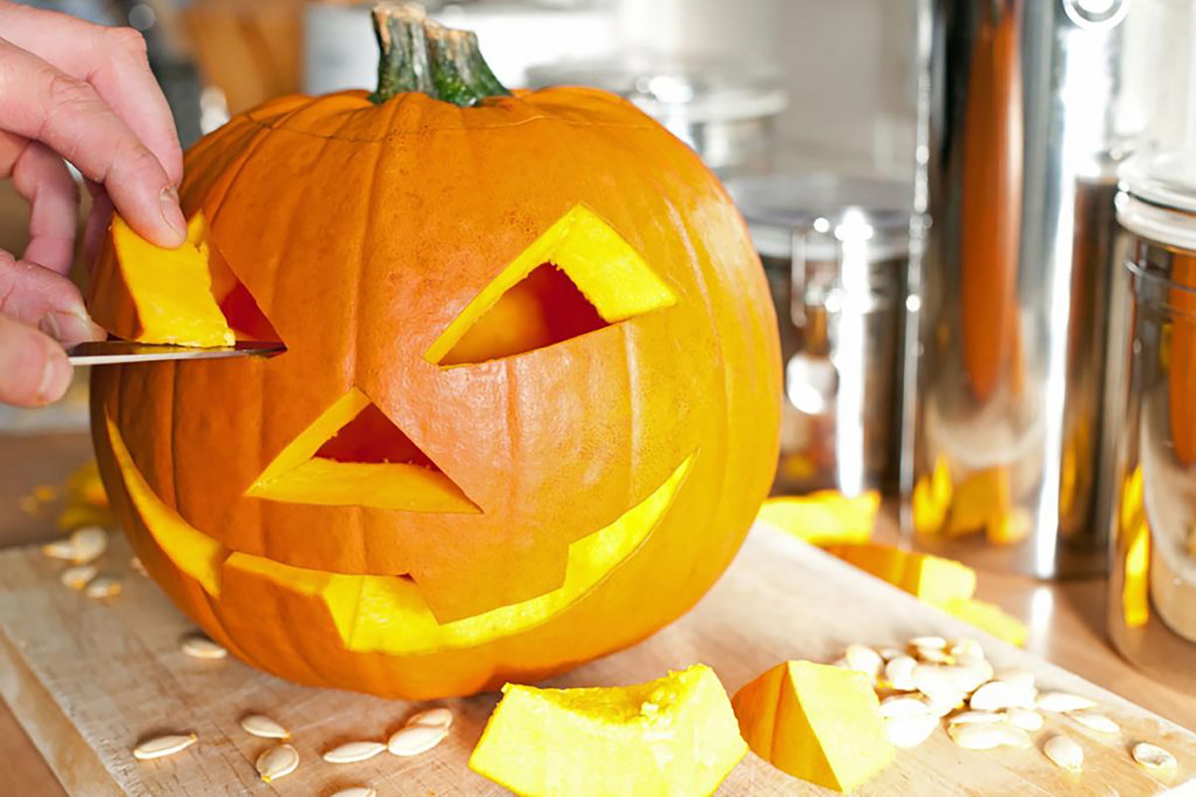 this-is-the-real-history-behind-why-we-carve-pumpkins-reader-s-digest